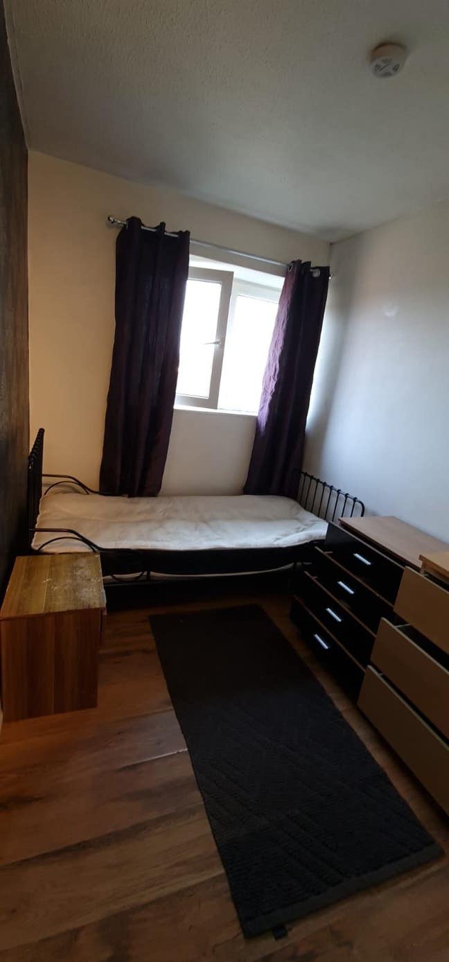 Single Room for Rent -close to central MK   Main Photo