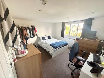 Catford - Large Double room Main Photo