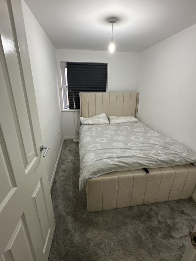 Double Room Available in Stylish 3-bed home. Main Photo