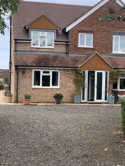 1 bed house, for rent in rural location Main Photo