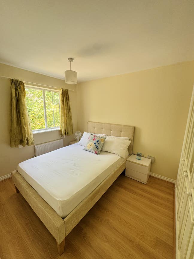 One double bedroom available Main Photo