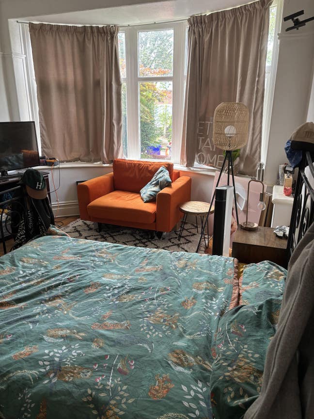 Double room in Withington close to bus routs Main Photo