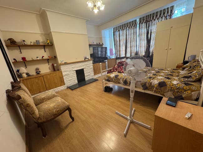 Spacious 2 Double bedrooms in a fairly large house Main Photo