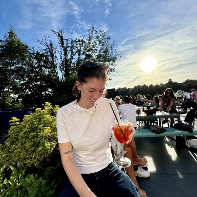 Interior designer looking for a room to rent ☺️ Main Photo