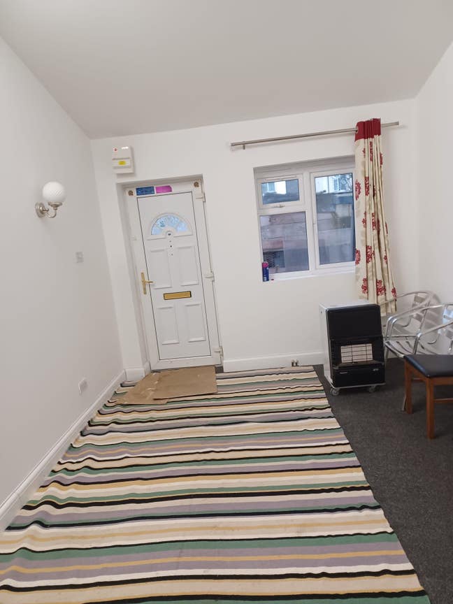Studio Flat Available  Main Photo