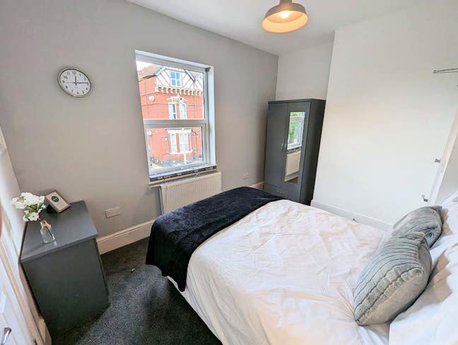 ** Modern En Suite Russell Hall All Bills Included Main Photo