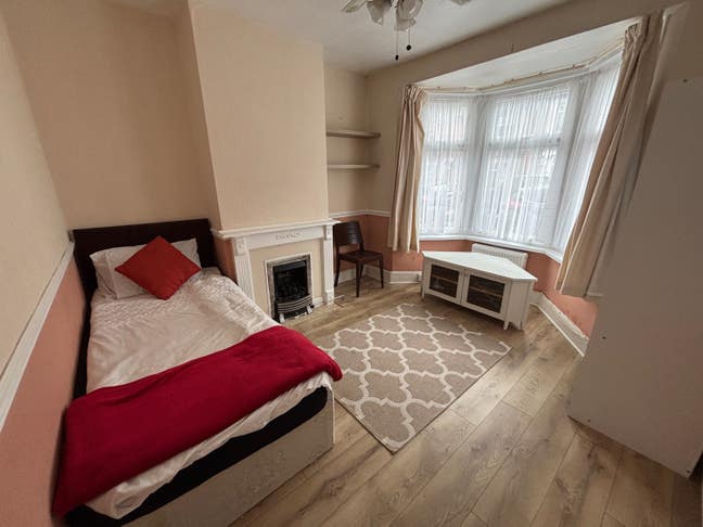 Single room available located in Gillingham Main Photo