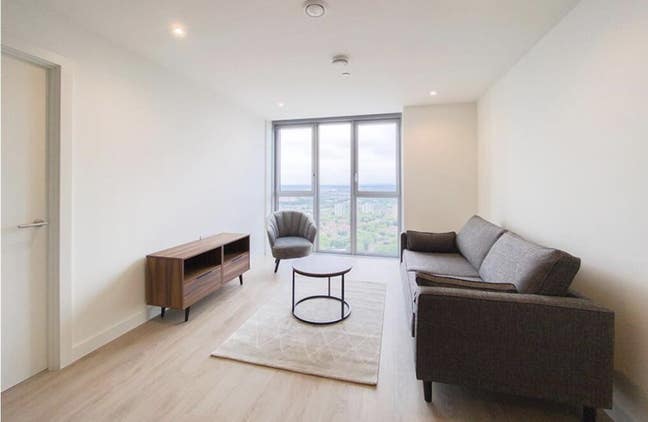 2 bed apartment in city centre Main Photo