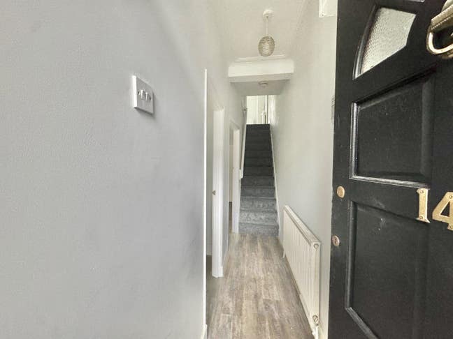 New refurbished 3/4 bedroom house to let in E15 Main Photo