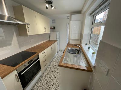 Freshly renovated 2 bedroom, unfurnished house  Main Photo