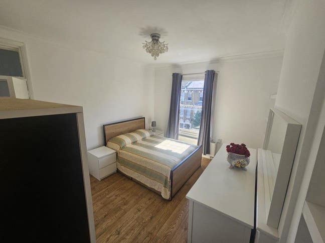 🛏️ Lovely Double room to let in - Queens Park Main Photo