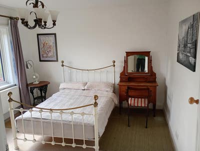 Large double room close to hills, single occupancy Main Photo