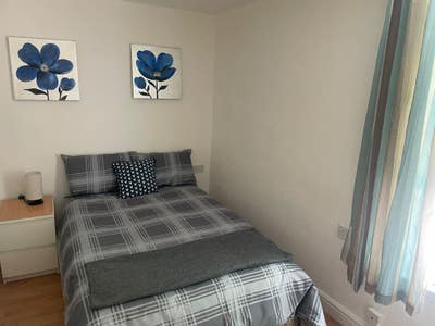 Self-Contained Studio Located Darlaston Town Main Photo