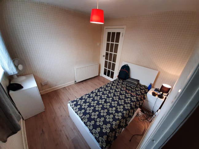 Single Bedroom to Rent in 3-Bed Flat Main Photo