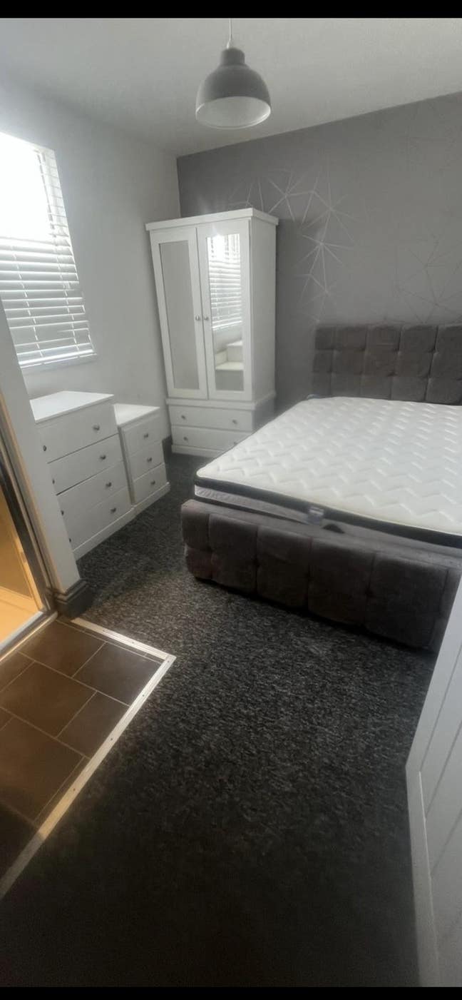 En-suite room Main Photo