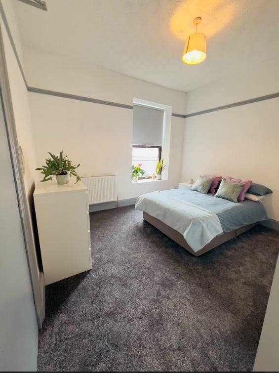 Modern Double Room Available – Bewsey Road, Warrin Main Photo