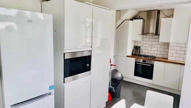 Double Bed, Next Kennington Station, Refurbished Main Photo