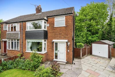 Double rooms in semidetached house (6-9 month let) Main Photo