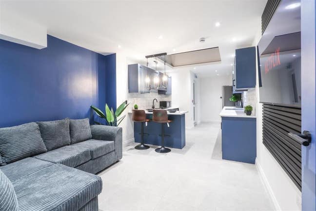 Bills Inclusive Ensuite Room CV2 Main Photo