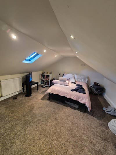 Large loft room with second bedroom.  Main Photo