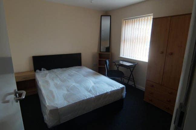 Last 3 Rooms Available  Main Photo
