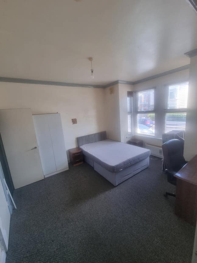 Studio En-suite  Universal credit housing benefit  Main Photo