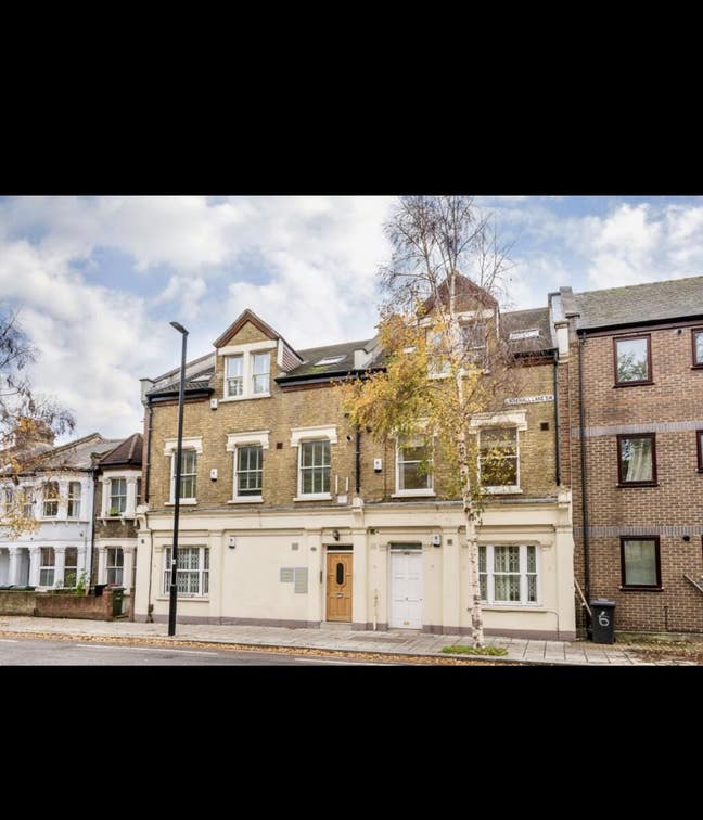 Bright Double Room in Stockwell Flat Main Photo