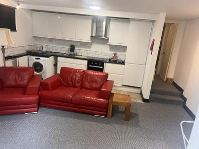 Beautiful two bedroom flat, far Headingley  Main Photo