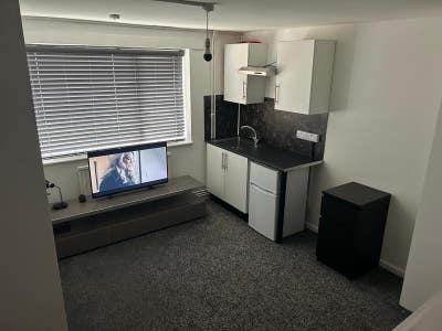 Ground Floor Bedsit Main Photo