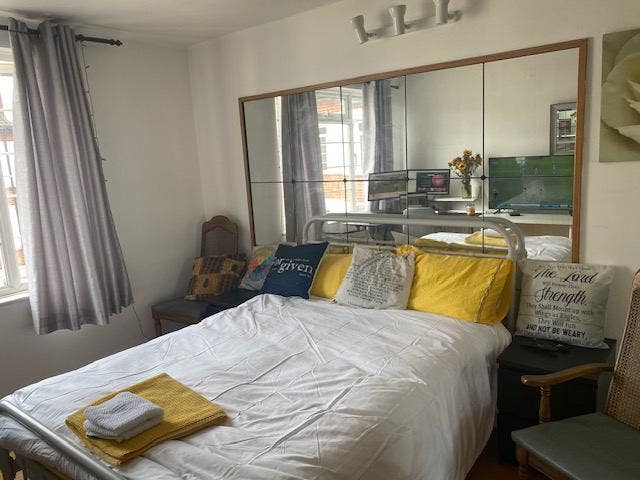 Pampered Living in West London All bills included Main Photo