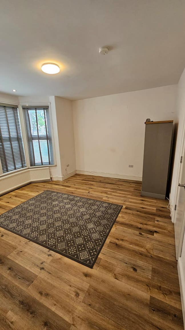 6 bedrooms in Thornton Heath Main Photo