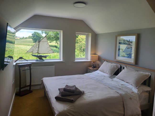 Super King-size room to rent £800 bills included Main Photo