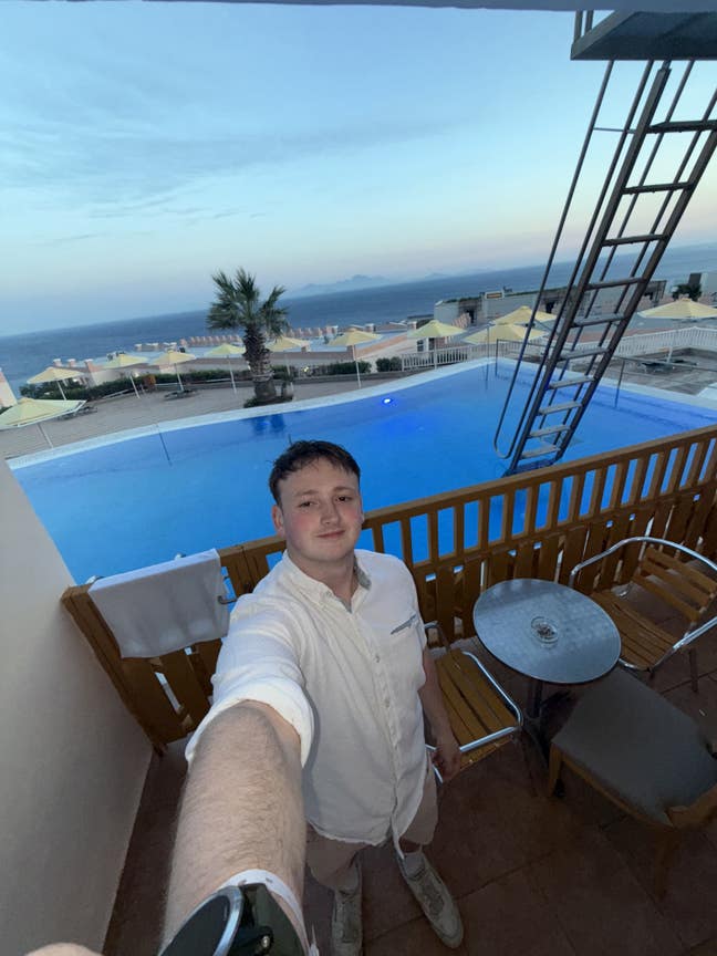 Looking for a flatshare / buddy-up  Main Photo