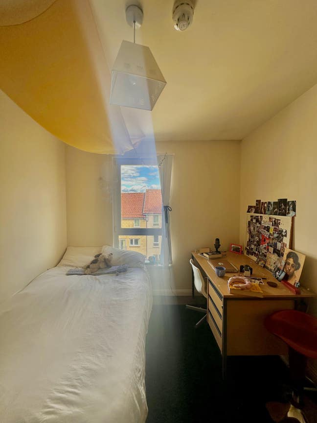 Bedroom for Rent in a 5 Bedroom Townhouse Main Photo