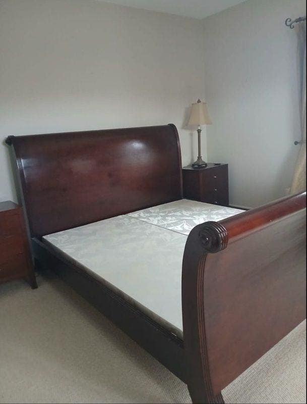 Double bedroom with ensuite and parking Main Photo
