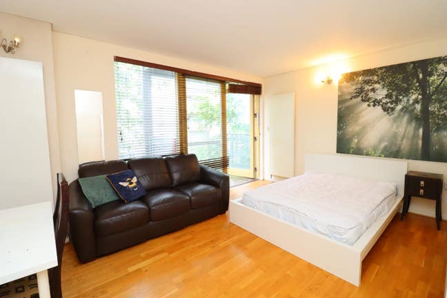 Comfortable Rooms in Tranquil North Greenwich Main Photo