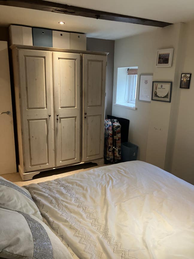 High end double room in gated community Main Photo