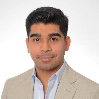 Resident Doctor looking for an apartment or room Main Photo
