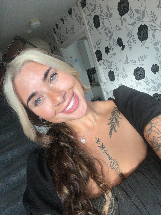 26 year old Female seeks a double room Main Photo