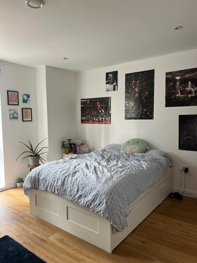 Double Room w/ En-suite till October 26th Main Photo