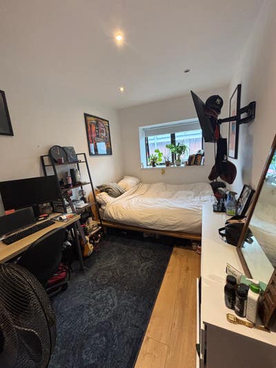 *August SUBLET* Whitechapel penthouse  Main Photo