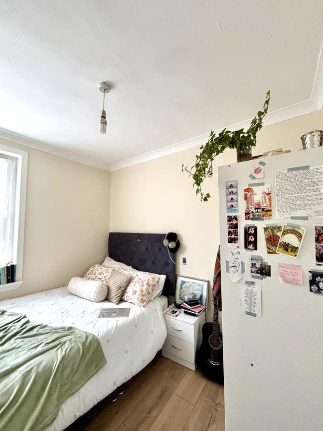 Double room in friendly household Main Photo