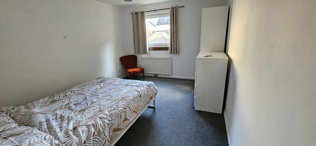 Short - term rent double room available in  Leith Main Photo