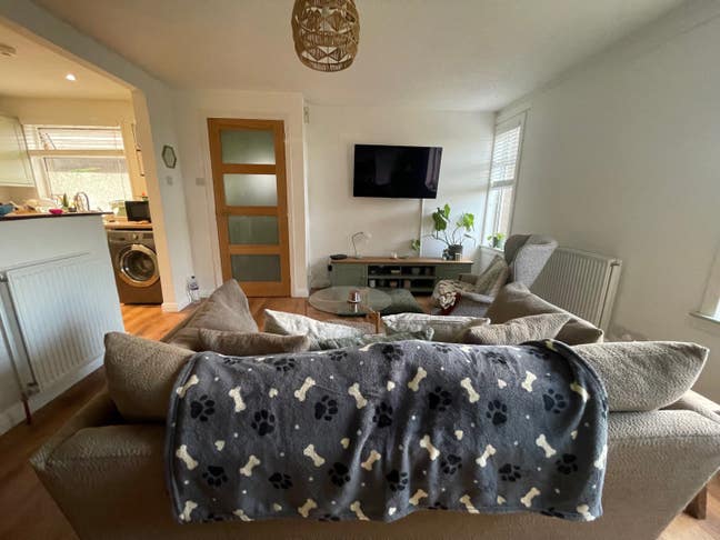 Room for rent in bijou house Main Photo