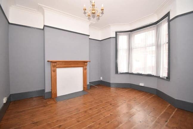 Exeter £472 pm inc bills unfurnished 2 bedrom hous Main Photo