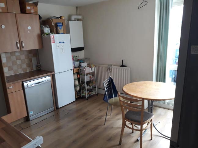 Single Room Main Photo