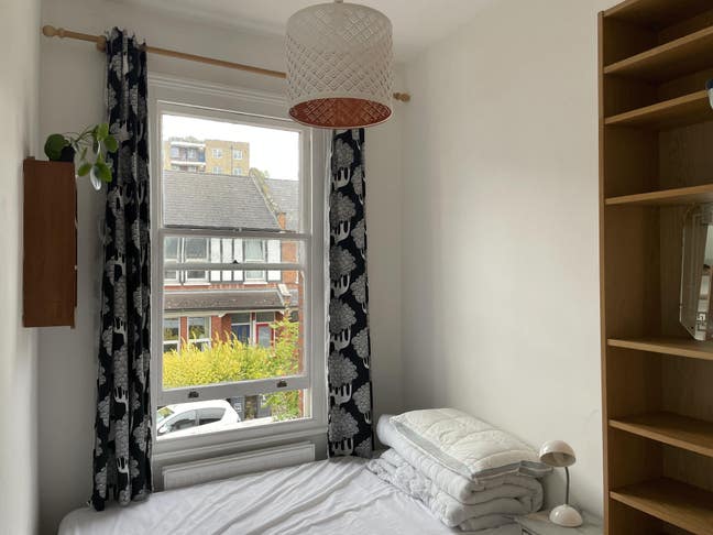 Small double in big flat in Manor House short let Main Photo