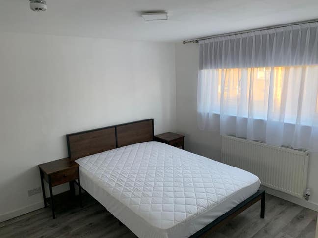 Double Bedroom with Modern Kitchen & Bathroom Main Photo
