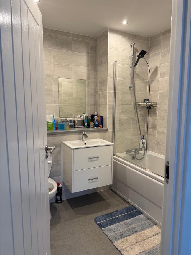 Two Rooms for rent in Salford  Main Photo