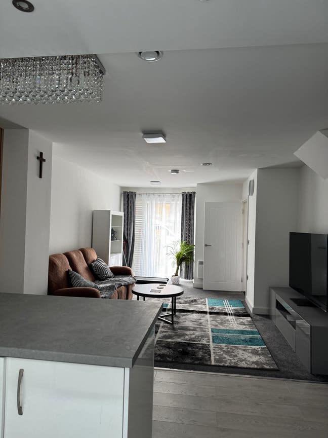 Rooms Available in New-Build Home – Prime Location Main Photo
